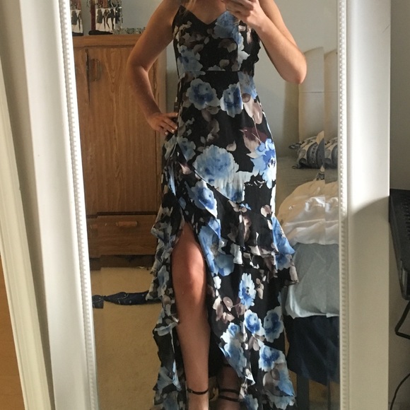 Lulu’s Maxi Dress - Picture 5 of 5